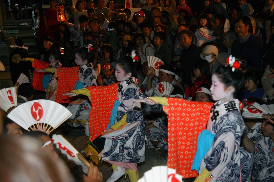 戸隠神社春季祭礼 「萬燈」