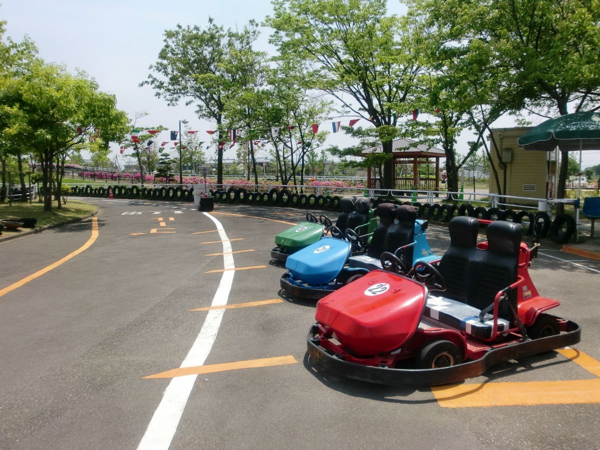 燕 市 交通 公園