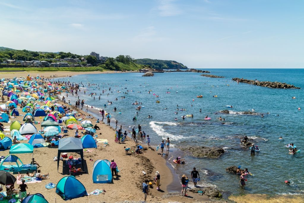 鯨波海水浴場｜新潟の観光スポット｜【公式】新潟県のおすすめ観光 