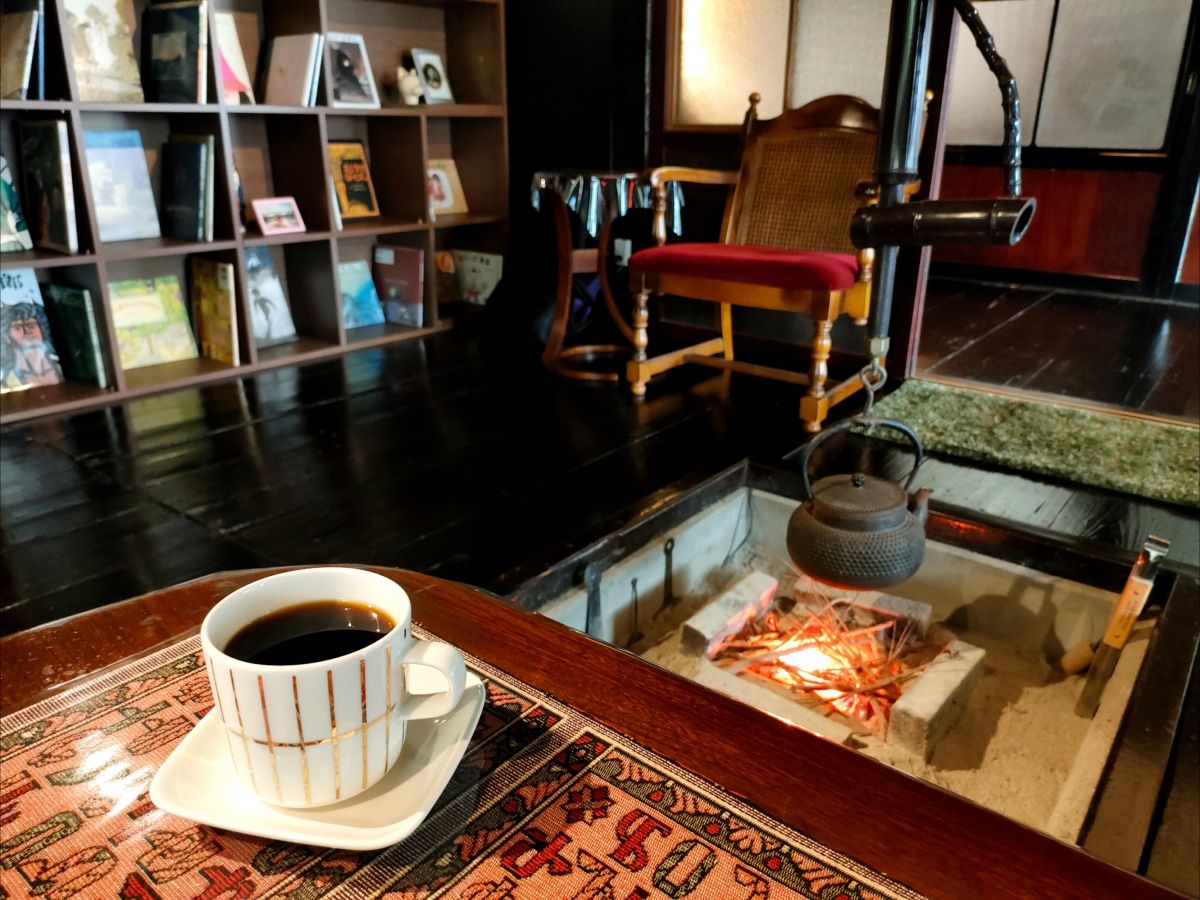 古民家カフェの童話空間で大人も楽しめる人形劇や紙芝居を！「童話café