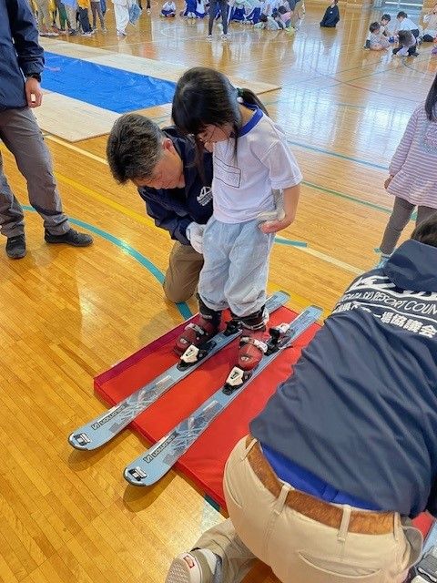 【北陸信越山岳観光索道協会 新潟地区部会】上・中・下越の各エリアの小学校でスキー授業事前講習会を開催しました!