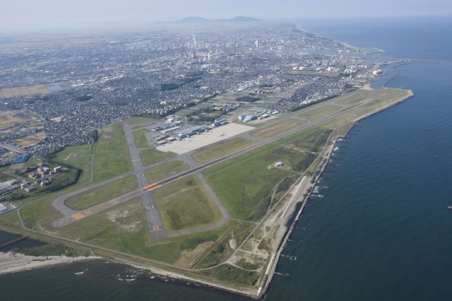 夏のにいがた遊覧飛行&空港バックヤードツアー
