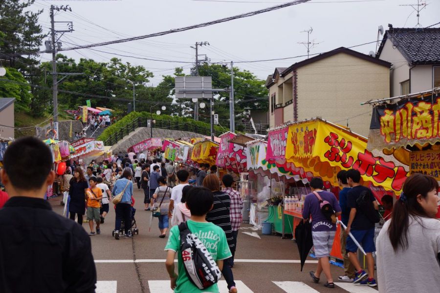 日中のまつり会場