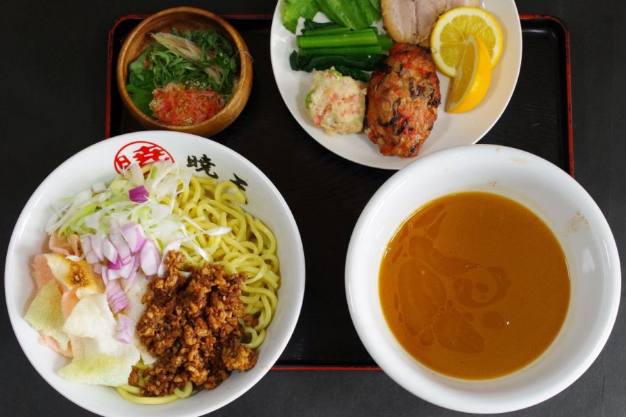 手打ち麺処　暁天「海老トンコツ濃厚まぜつけ麺～With3種のグランドミート（挽肉料理）～」