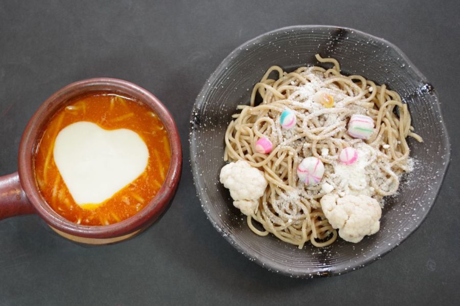 麺や　つるり「トロ～リ気球ナポリ」