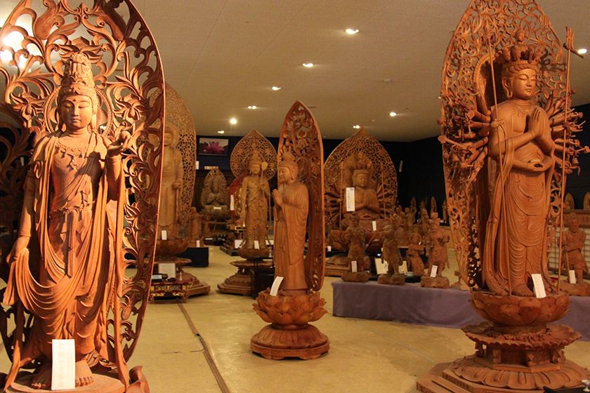 220体を超える仏像が安置されています。