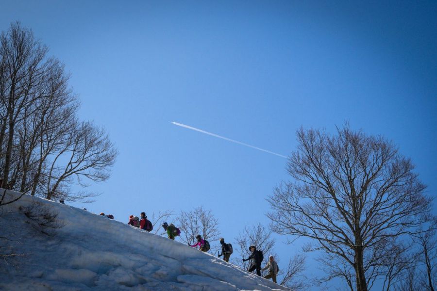 気候も暖かくなる頃です。青空のもと、気持ちよく登山を楽しみましょう！