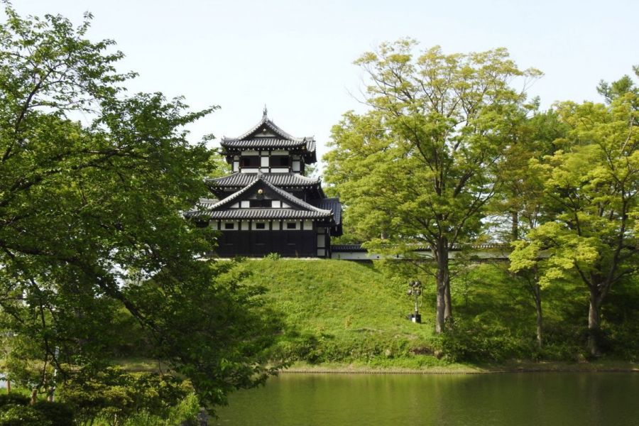 土塁の上に築かれた城