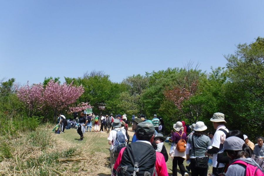 国上山・国上寺脇登山口