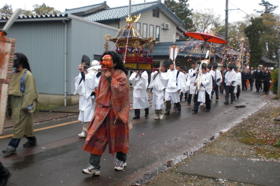 中条日枝神社春季祭禮御神輿巡行神事　