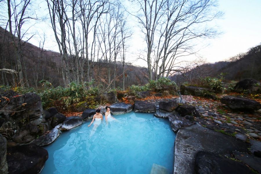 燕温泉 黄金の湯 河原の湯 新潟の観光スポット 公式 新潟県のおすすめ観光 旅行情報 にいがた観光ナビ