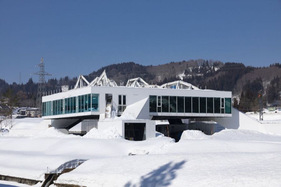 雪に覆われた農舞台