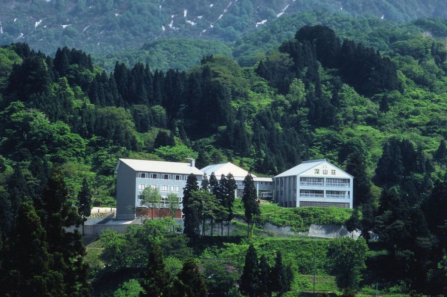 牧湯の里深山荘