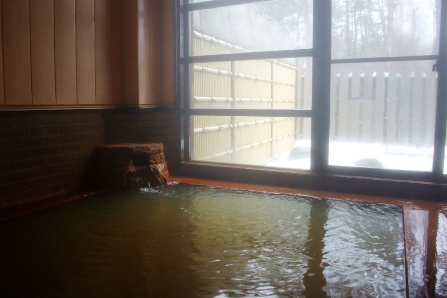 かのせ温泉 赤湯