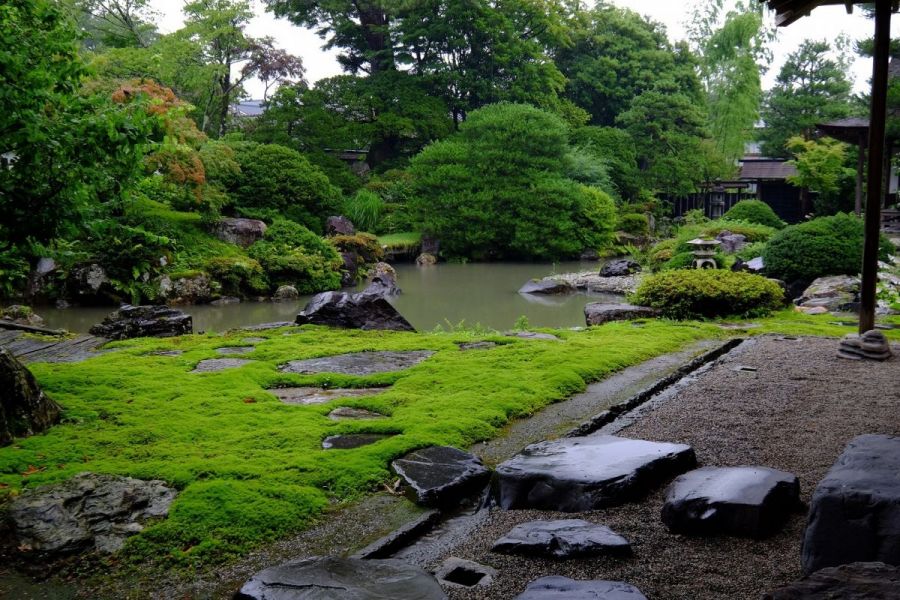 雨の日もまた…