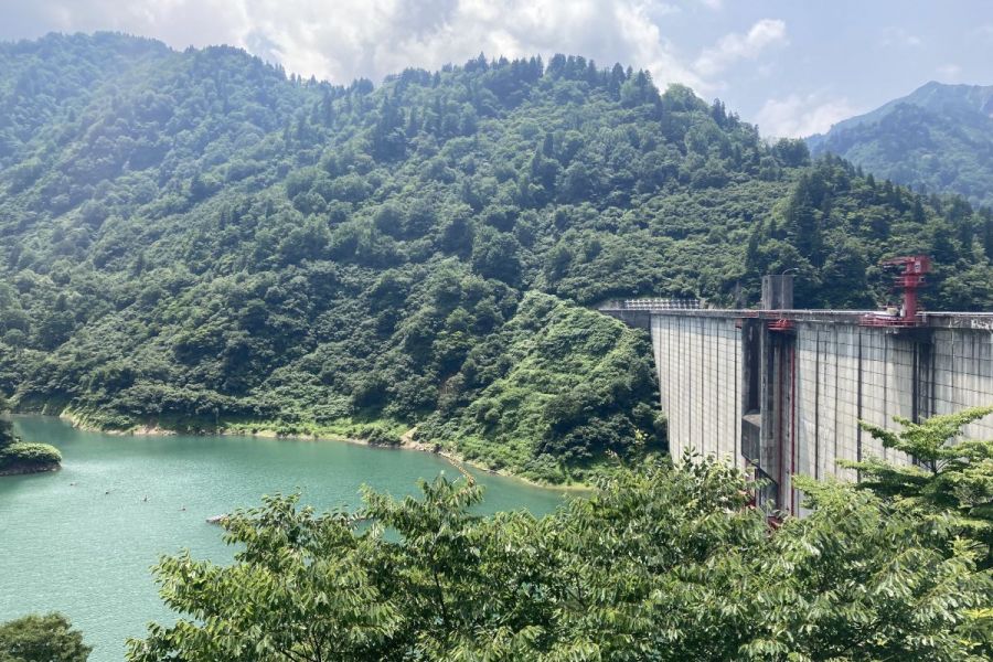 上流にある加治川治水ダム