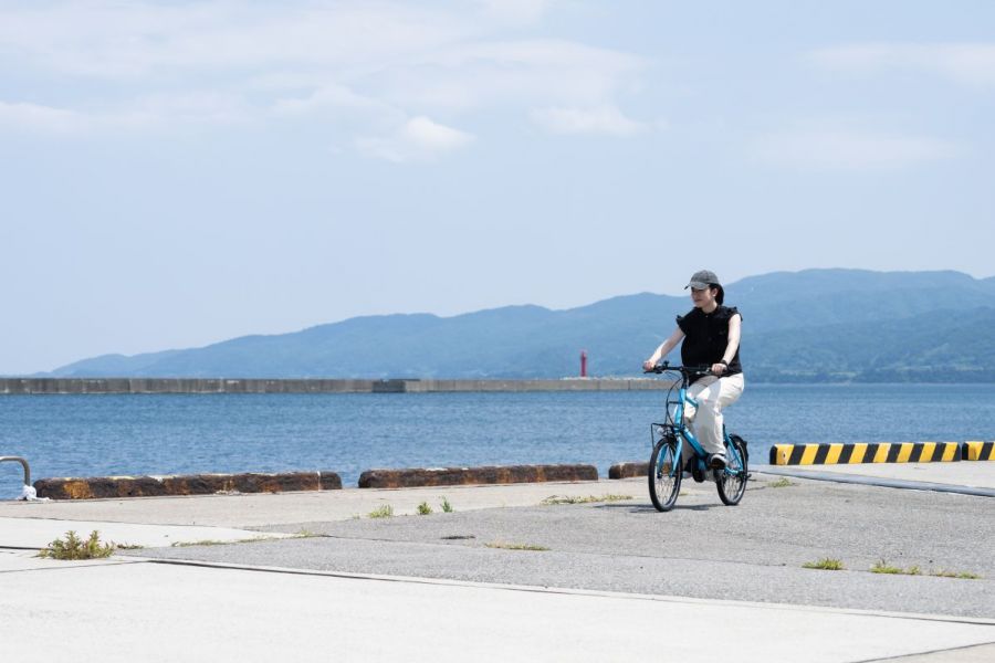 トキが舞う島で　太陽と海の恵みを感じるレンタサイクル旅