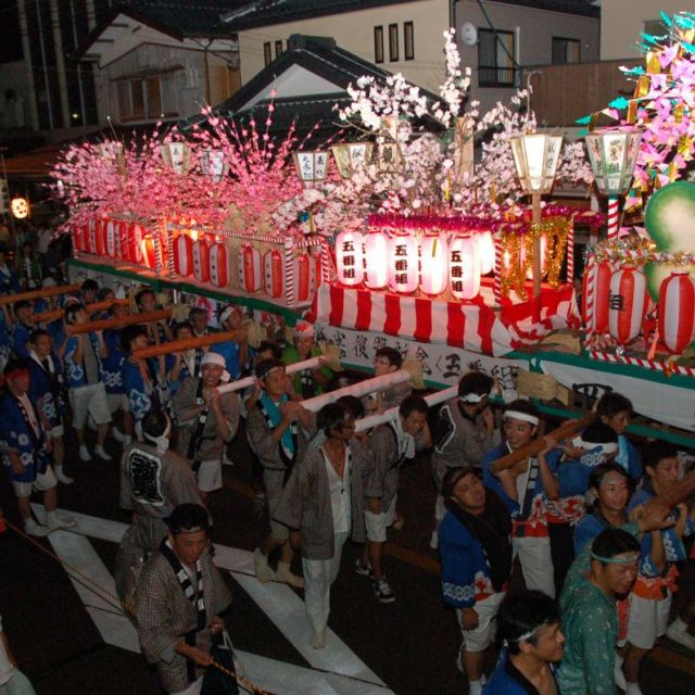 中之島諏訪神社灯籠神事（灯籠押し合い）