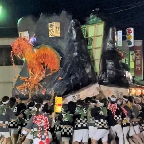 大岩万燈押し合い