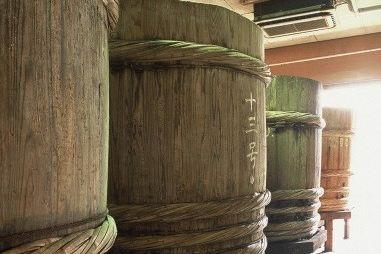 味噌4トンを仕込める大きさの杉大木桶