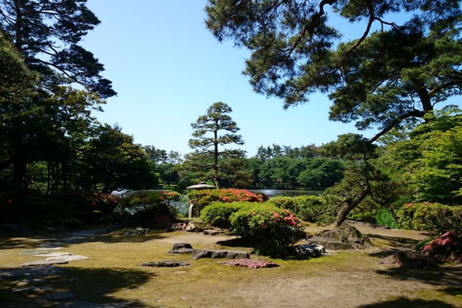 二宮家庭園 静勝園 とバラ園 新潟の観光スポット 公式 新潟県のおすすめ観光 旅行情報 にいがた観光ナビ