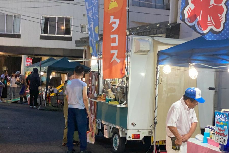 キッチンカーも出ています
