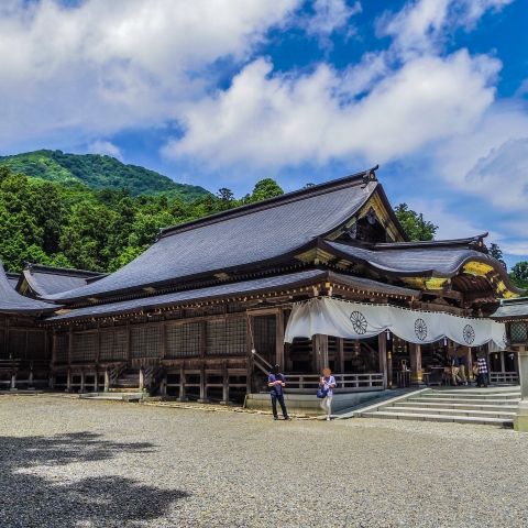弥彦・燕定番！満喫コース 1泊2日で彌彦神社と人気グルメを巡る旅