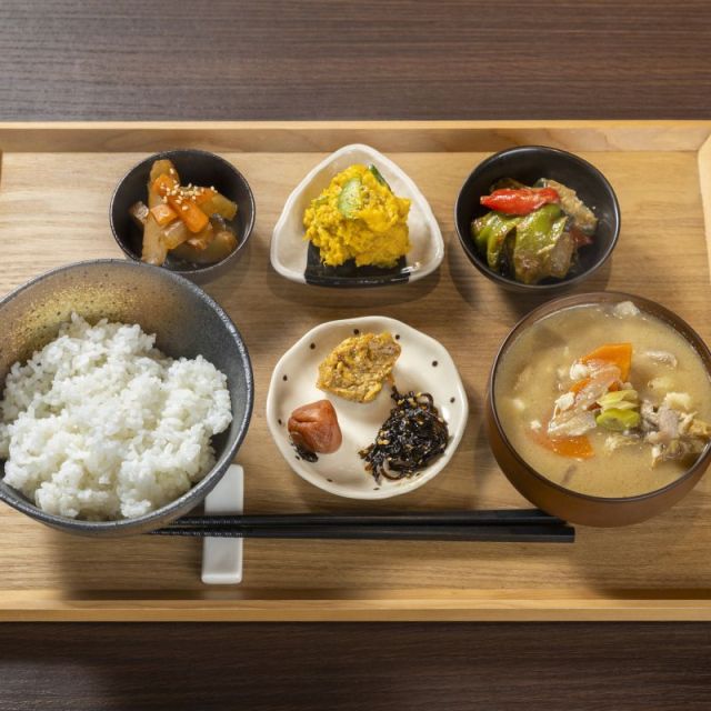 メインはお米！魚沼産コシヒカリ定食