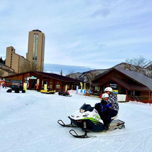 スノーモービル運転体験／NASPAスキーガーデン