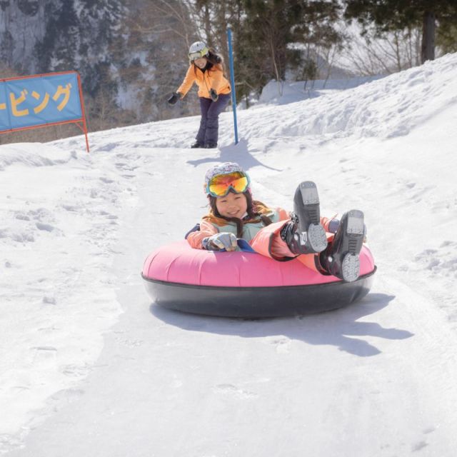 スノーチュービング、そり遊び／苗場スキー場