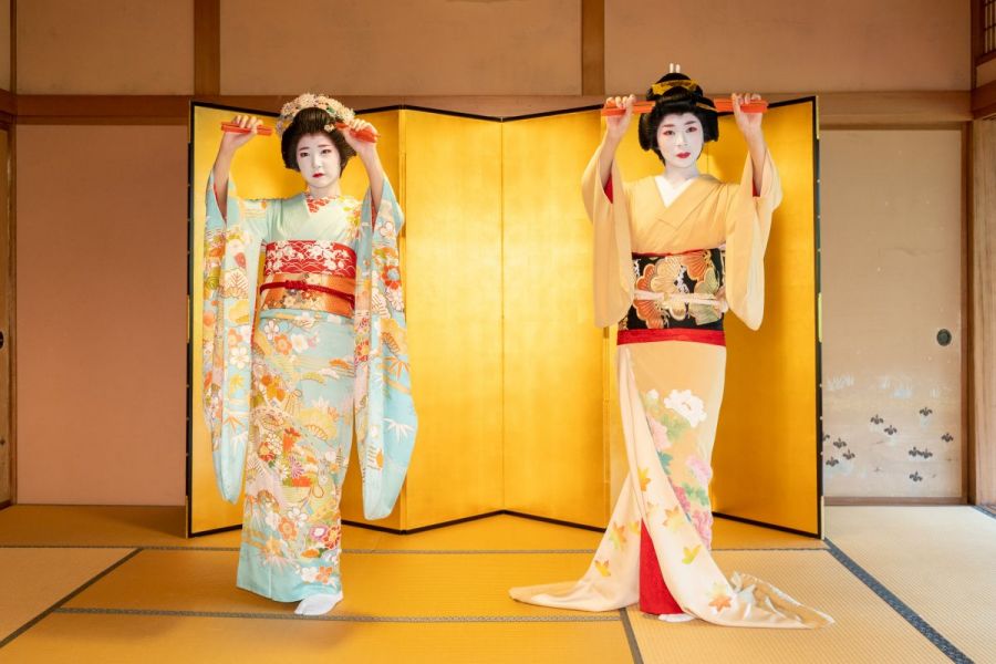 老舗割烹 蛍で愉しむ旬の味覚と古町芸妓の踊り＜がたバスツアー＞