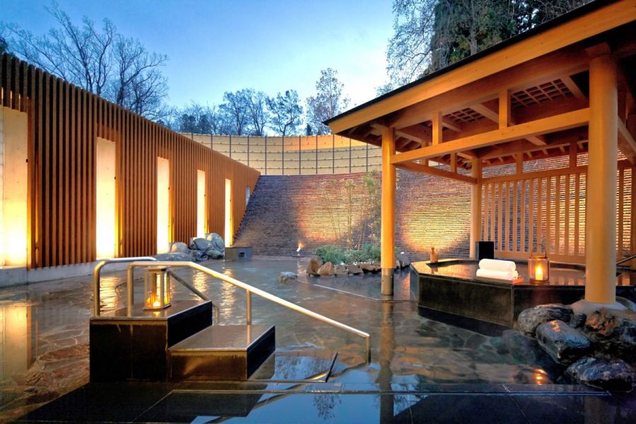 ロッテアライリゾート「星空温泉」とランチビュッフェバスツアー