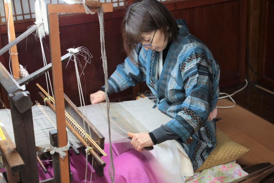 いざり機の実演