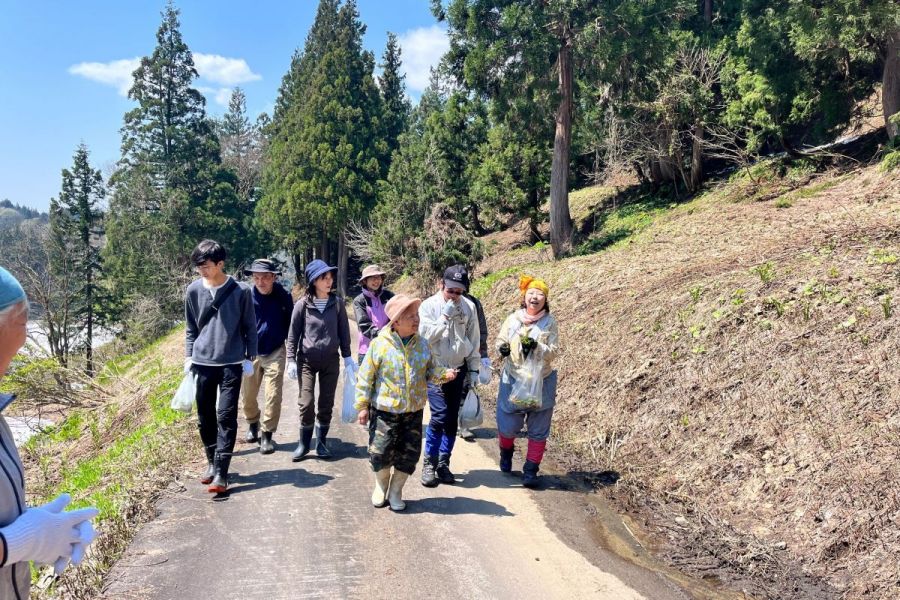 【うぶすなの家】地元のお母さんが案内！揚げたて天ぷらを味わう山菜収穫体験