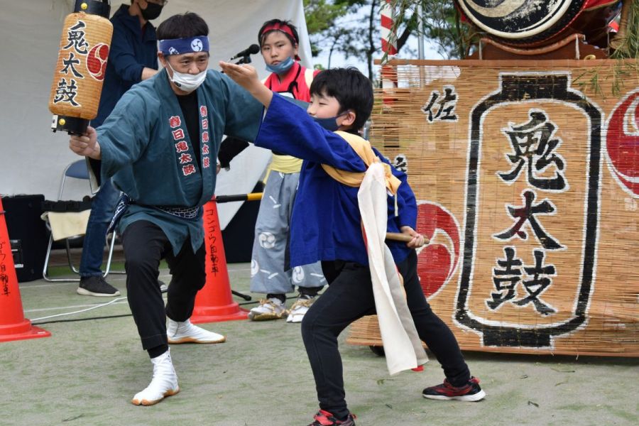 【乗船券付きプラン】自分のバチで鬼太鼓を体験！佐渡の伝統芸能を満喫 佐渡國おんでこどっとこむ鬼太鼓体験