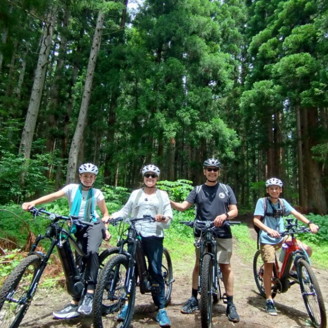 オフロード＆絶景を楽しむ！プライベートE-bikeアドベンチャー