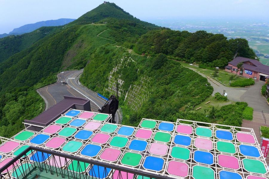 弥彦山頂公園