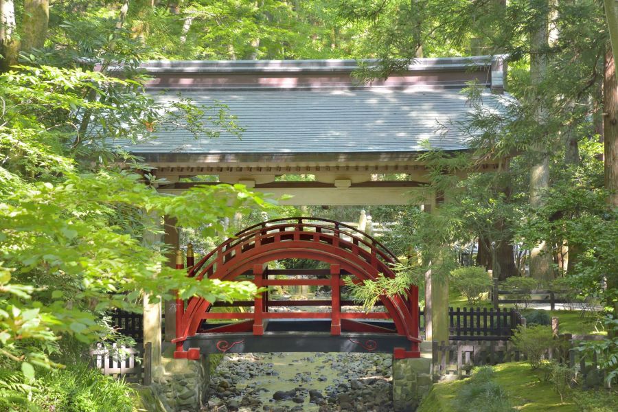 彌彦神社 新潟の観光スポット 公式 新潟県のおすすめ観光 旅行情報 にいがた観光ナビ