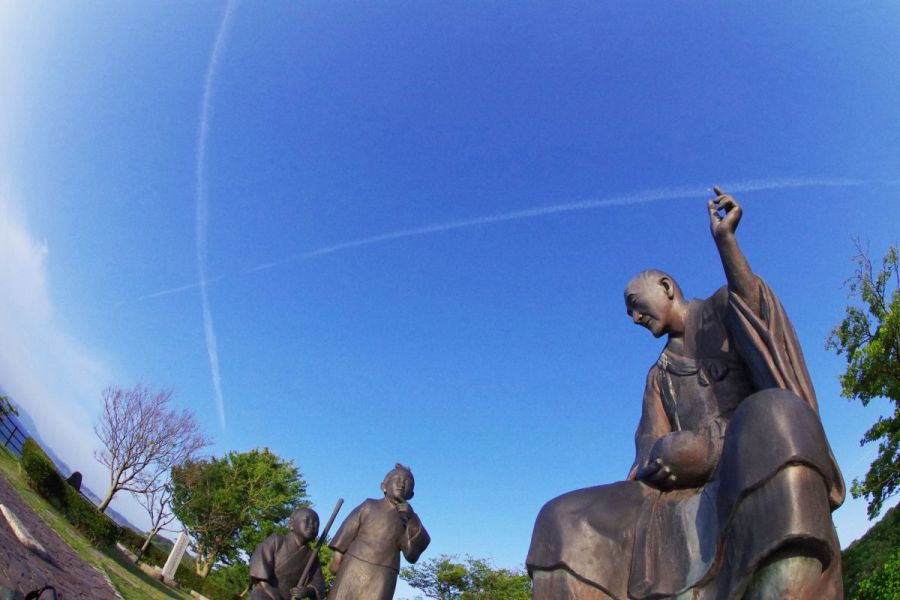 良寛と夕日の丘公園 新潟の観光スポット 公式 新潟県のおすすめ観光 旅行情報 にいがた観光ナビ