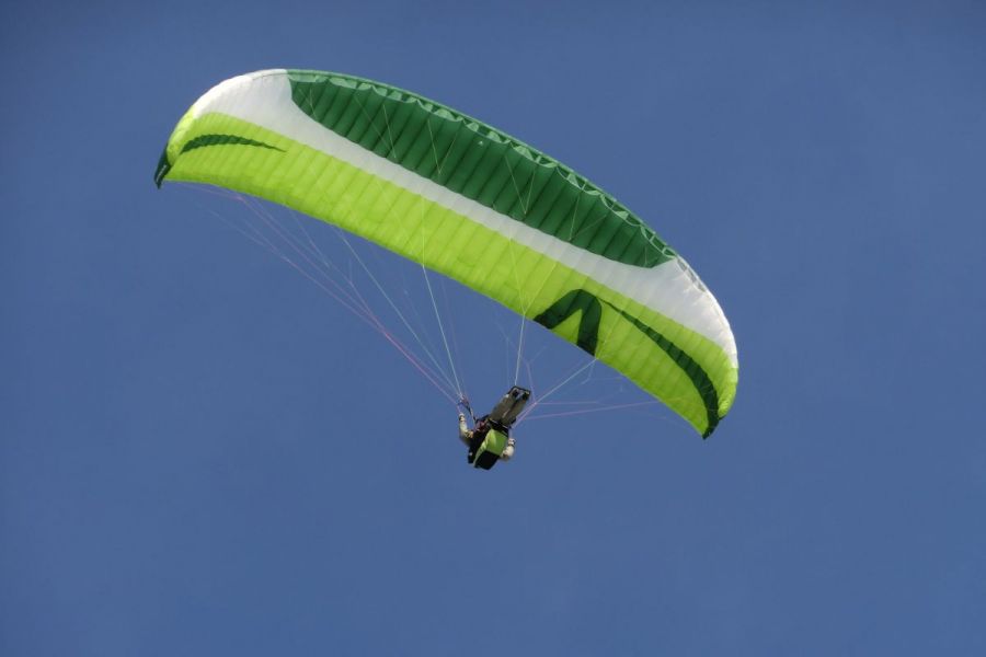 ​里山を空中散歩！パラグライダー体験