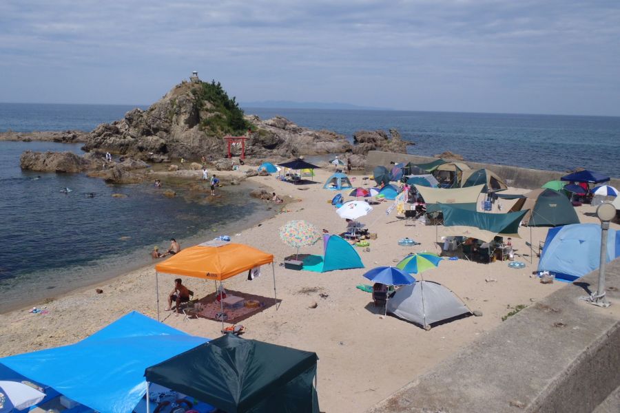 桑川海水浴場 新潟の観光スポット 公式 新潟県のおすすめ観光 旅行情報 にいがた観光ナビ