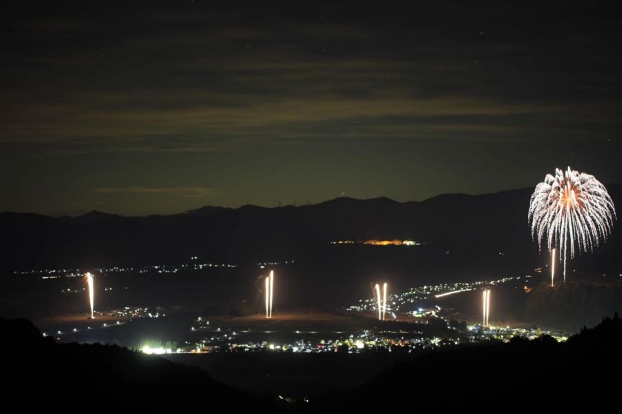 河岸段丘花火