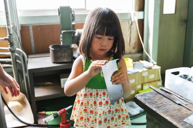 プロに学び、本物の機械に触れる！工場見学＆ミニ台車づくり