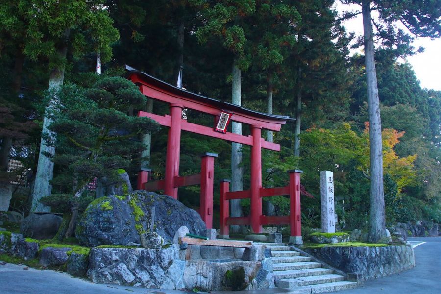 旦飯野神社