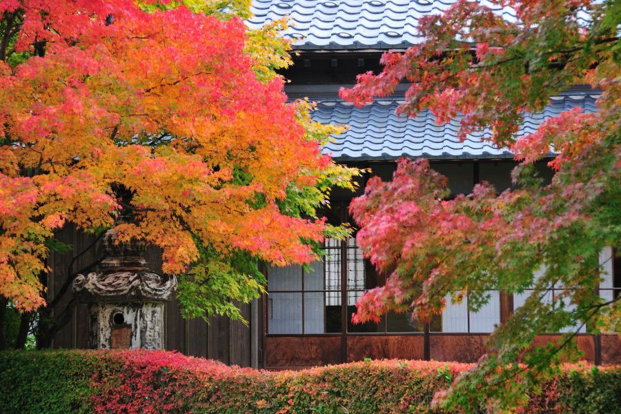 歴史的建築物「燕喜館」もあります。