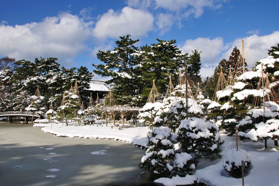 雪景色の園内