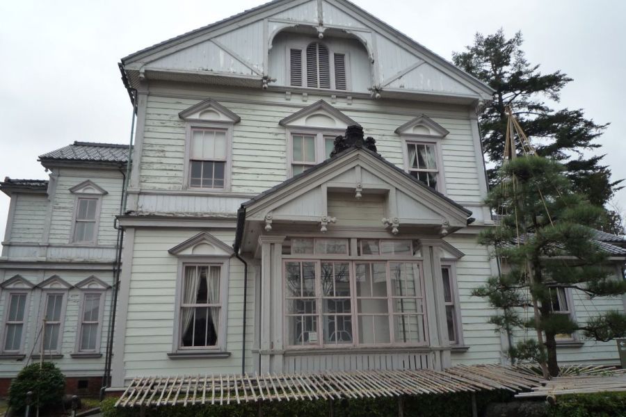 旧師団庁舎