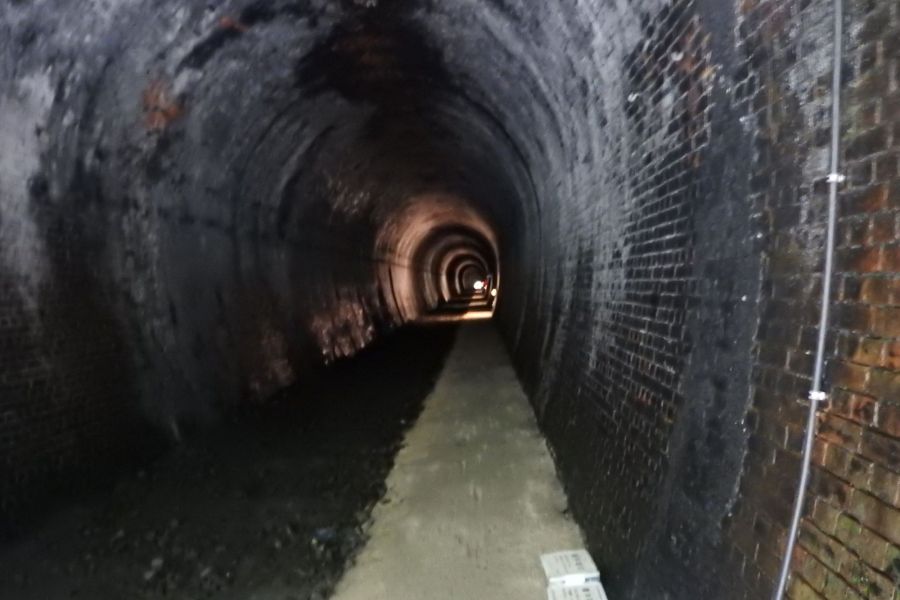 100年前のトンネルを歩こう 親不知レンガトンネル 新潟の体験 公式 新潟県のおすすめ観光 旅行情報 にいがた観光ナビ