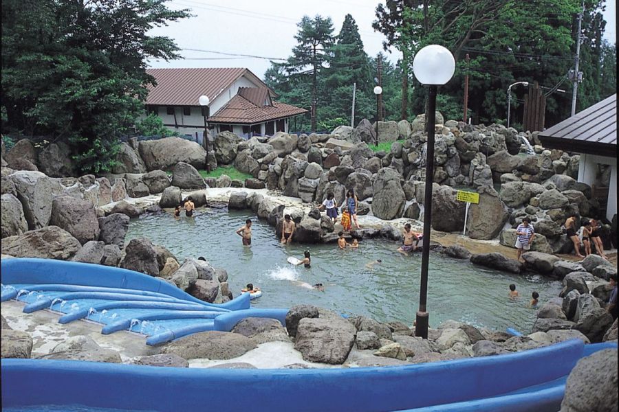 赤倉温泉野天風呂 滝の湯 新潟の観光スポット 公式 新潟県のおすすめ観光 旅行情報 にいがた観光ナビ