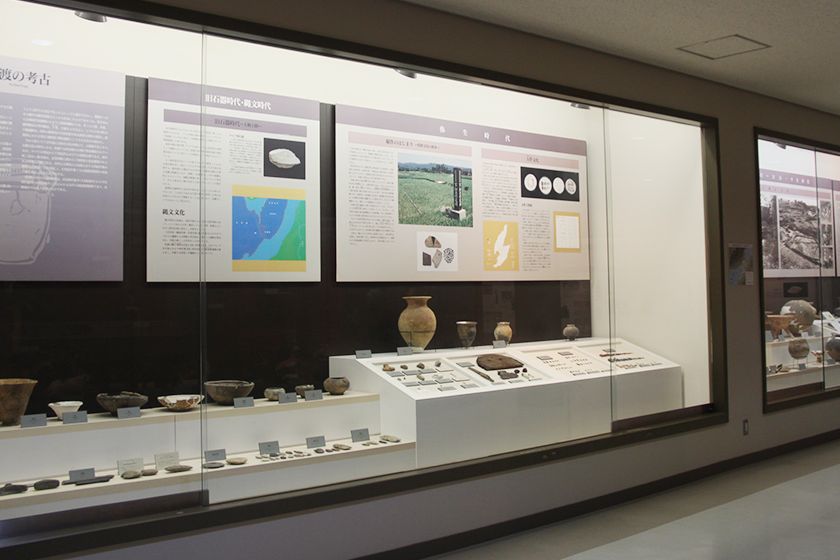 考古資料の展示コーナー。